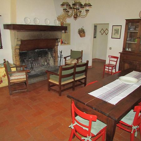 Agriturismo Dea Valfabbrica Buitenkant foto