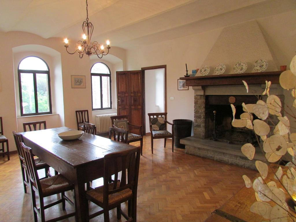 Agriturismo Dea Valfabbrica Buitenkant foto
