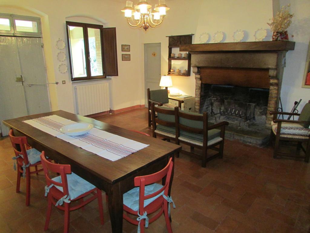 Agriturismo Dea Valfabbrica Buitenkant foto